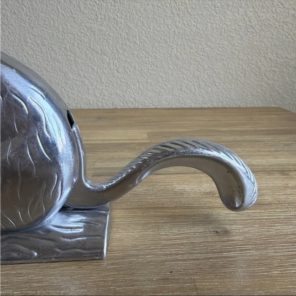 Vintage Nutcracker Squirrel on Log Aluminum Metal Figure Made In Taiwan - Picture 4 of 14